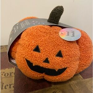 Pumpkin heat and hug